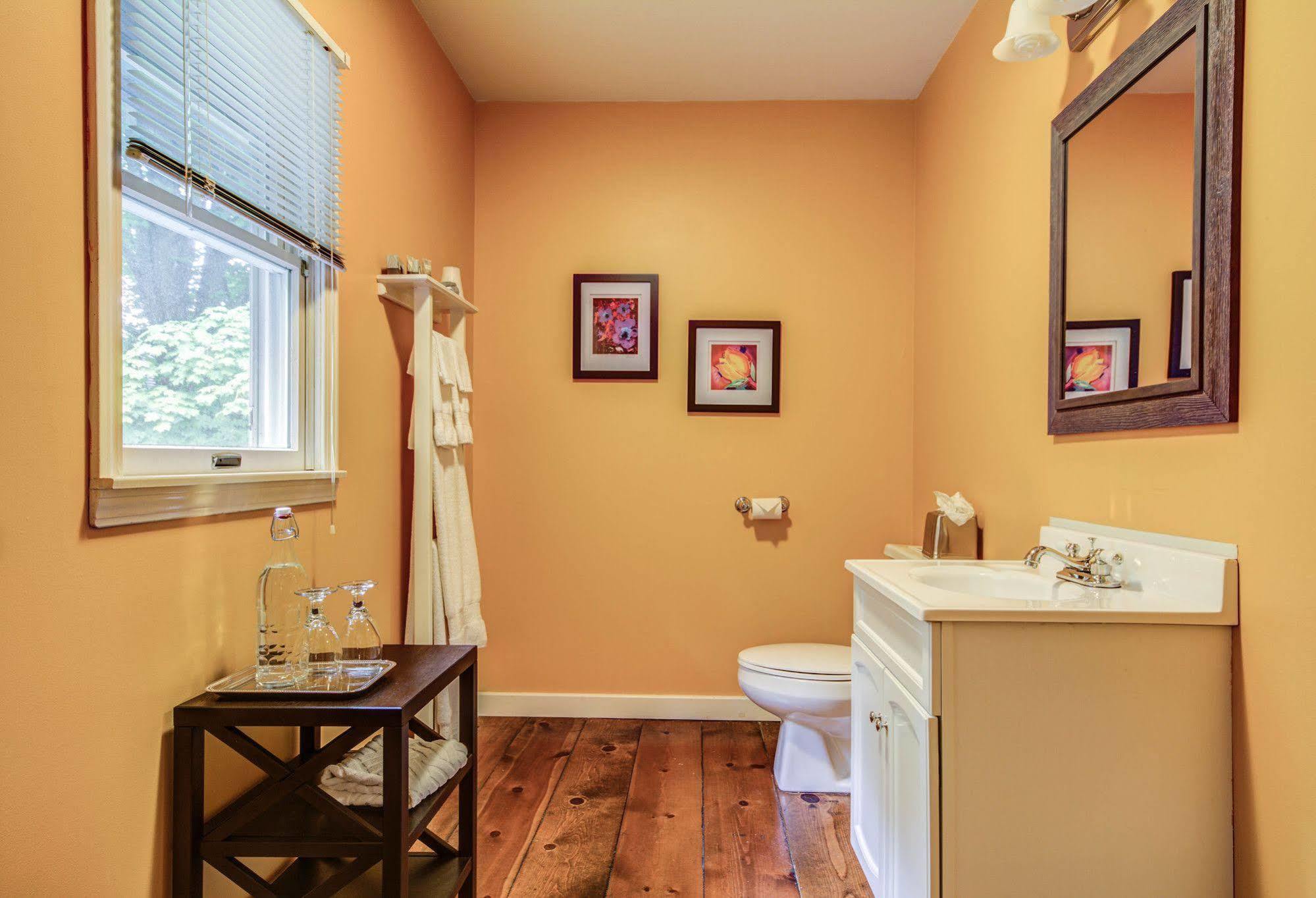 Twin Oaks Inn Saugatuck Luaran gambar