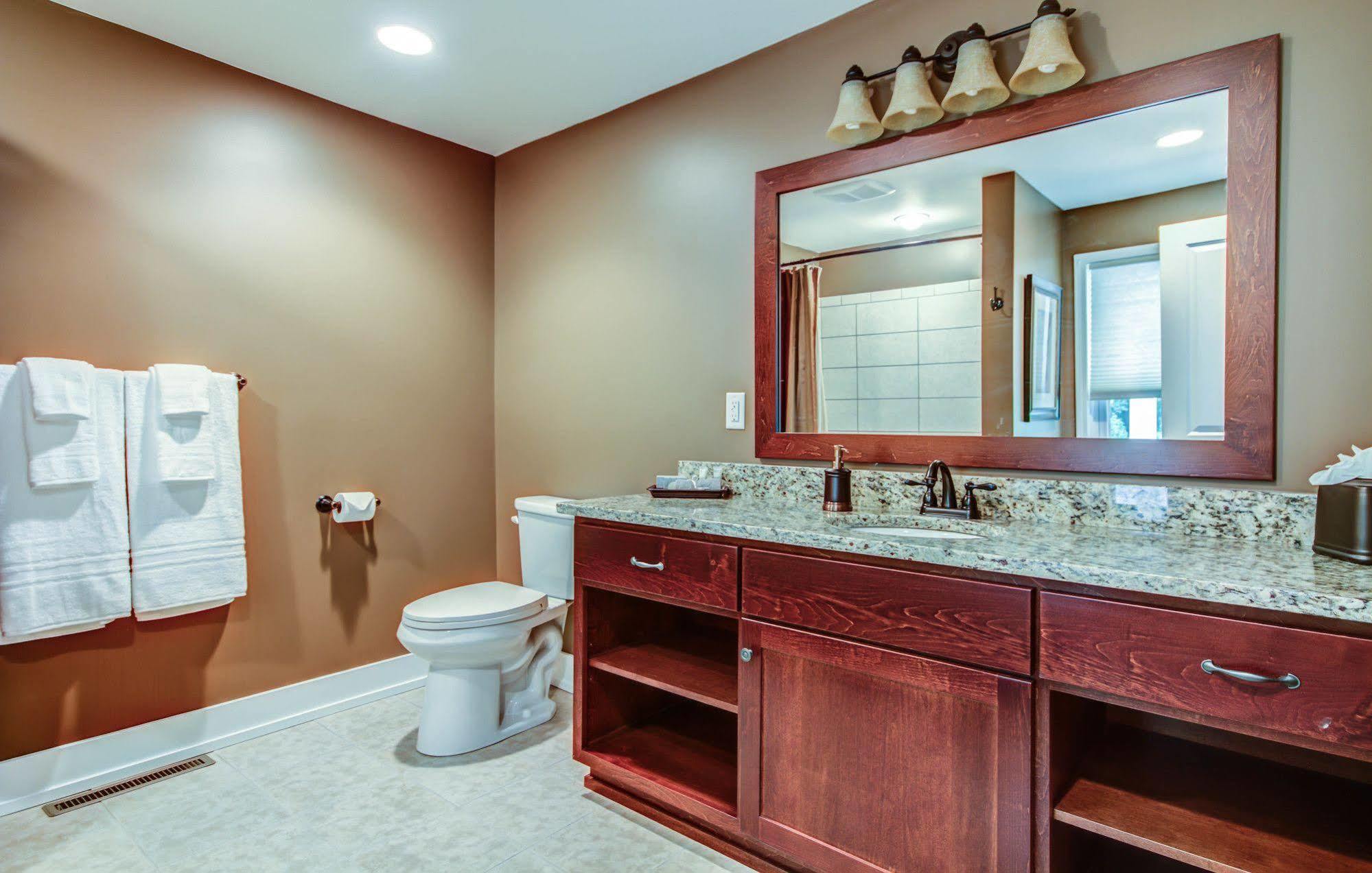 Twin Oaks Inn Saugatuck Luaran gambar